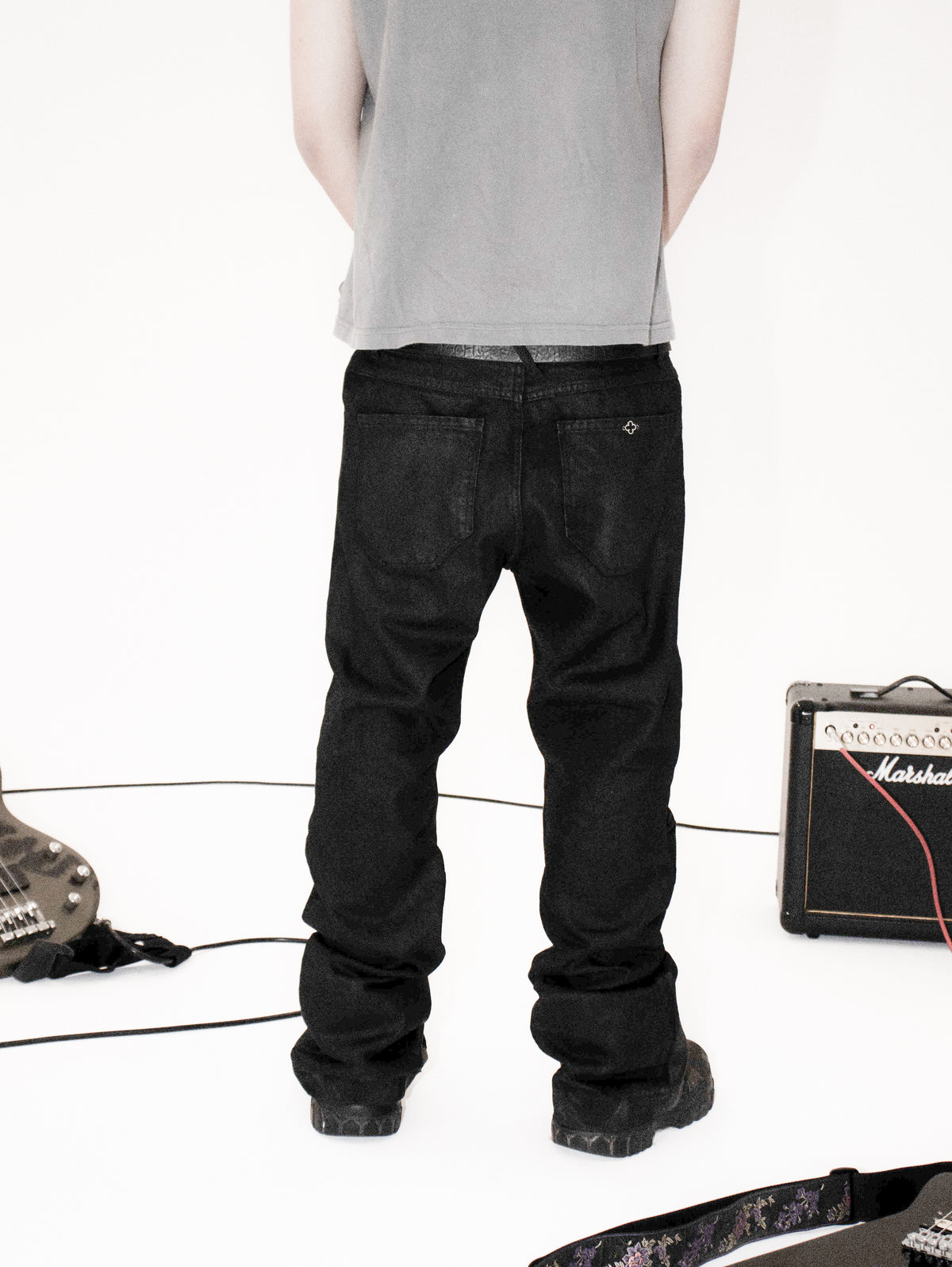 MANOPELLE WAXED DARK BLACK PANTS